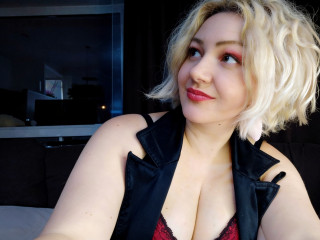 Alter: 35 / Zwilling - Alter: 178 / normal - Geschlecht: weiblich - Ausrichtung: bisexuell - Haare: blond / lang - Piercing: keins - bewebmaster-Alter: A - Hautfarbe: weiss - Augen: braun - Rasur: vollrasiert